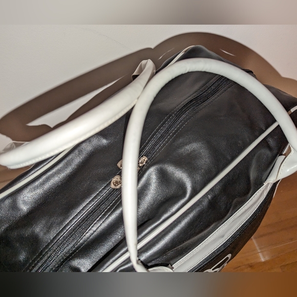 Hello Kitty Large Bag - Carry-On Bag / Overnight Bag / Duffle Bag - Picture 7 of 16